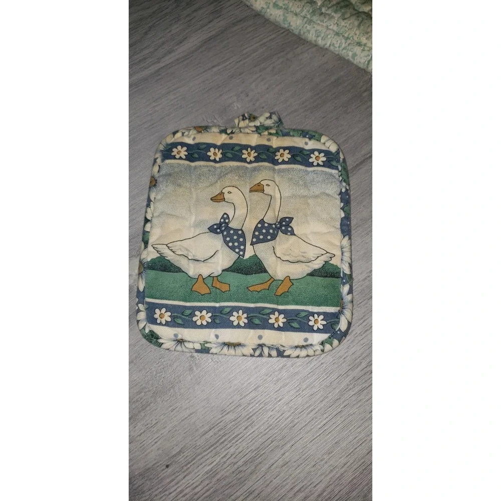 Vintage Country Goose Pot Holder and Oven Mitt Set Floral Daisy Cottagecore